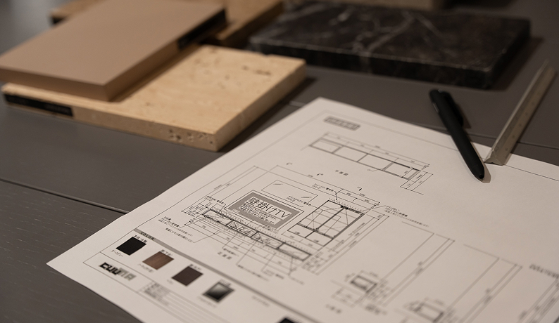 カスタムオーダーで作られた収納家具の設置例