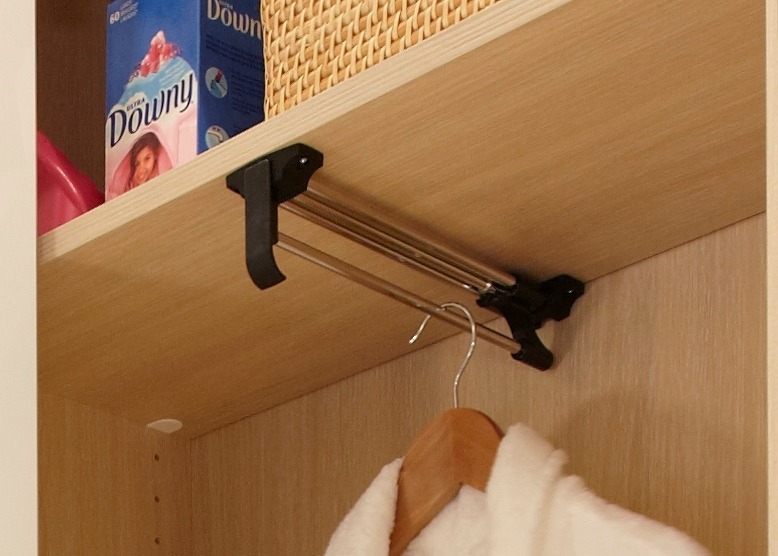 スライド式縦型ハンガーパイプ