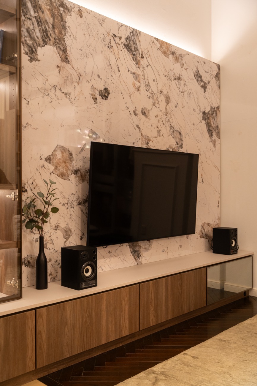 壁掛けTV用バックパネル