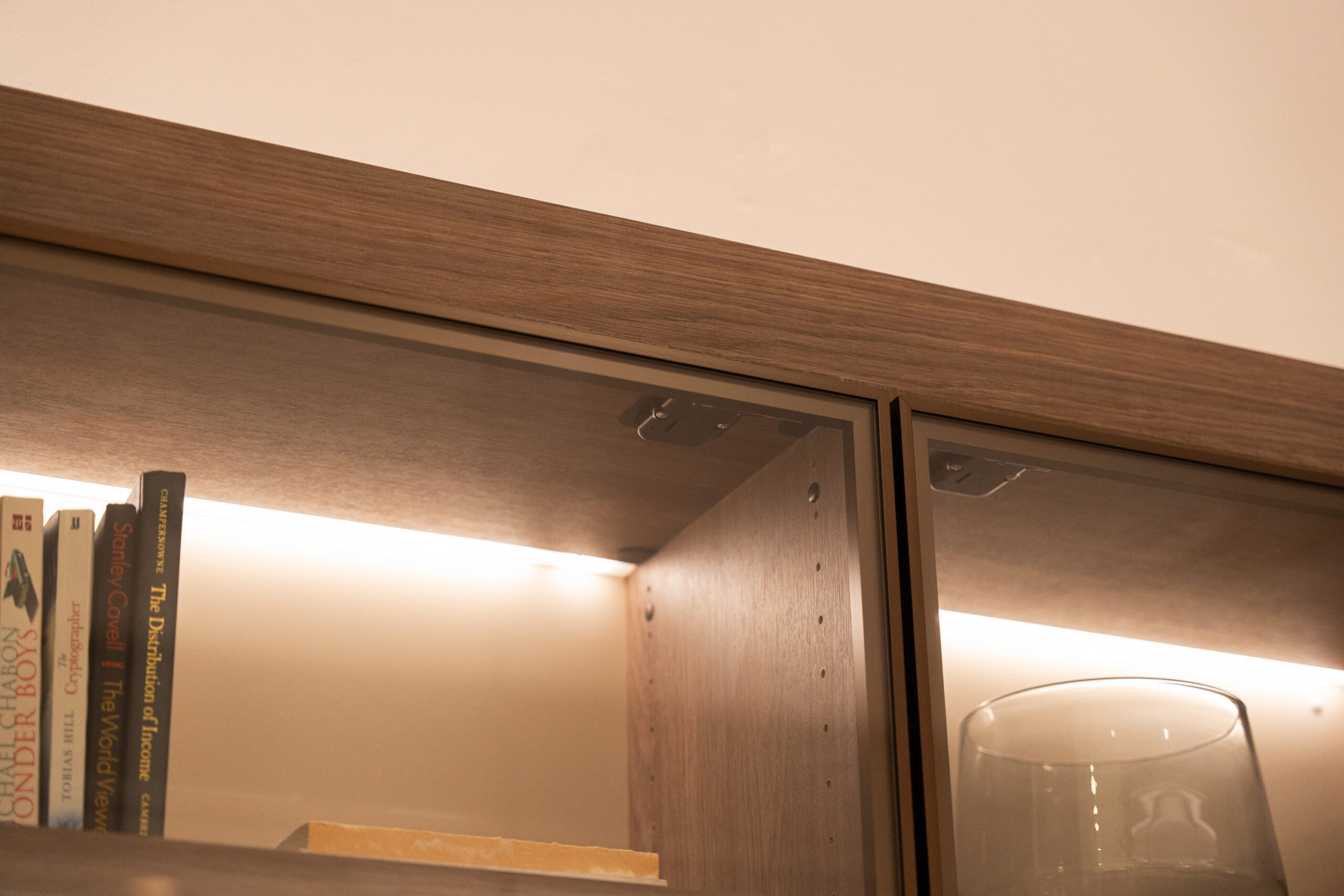 細枠用耐震ラッチ