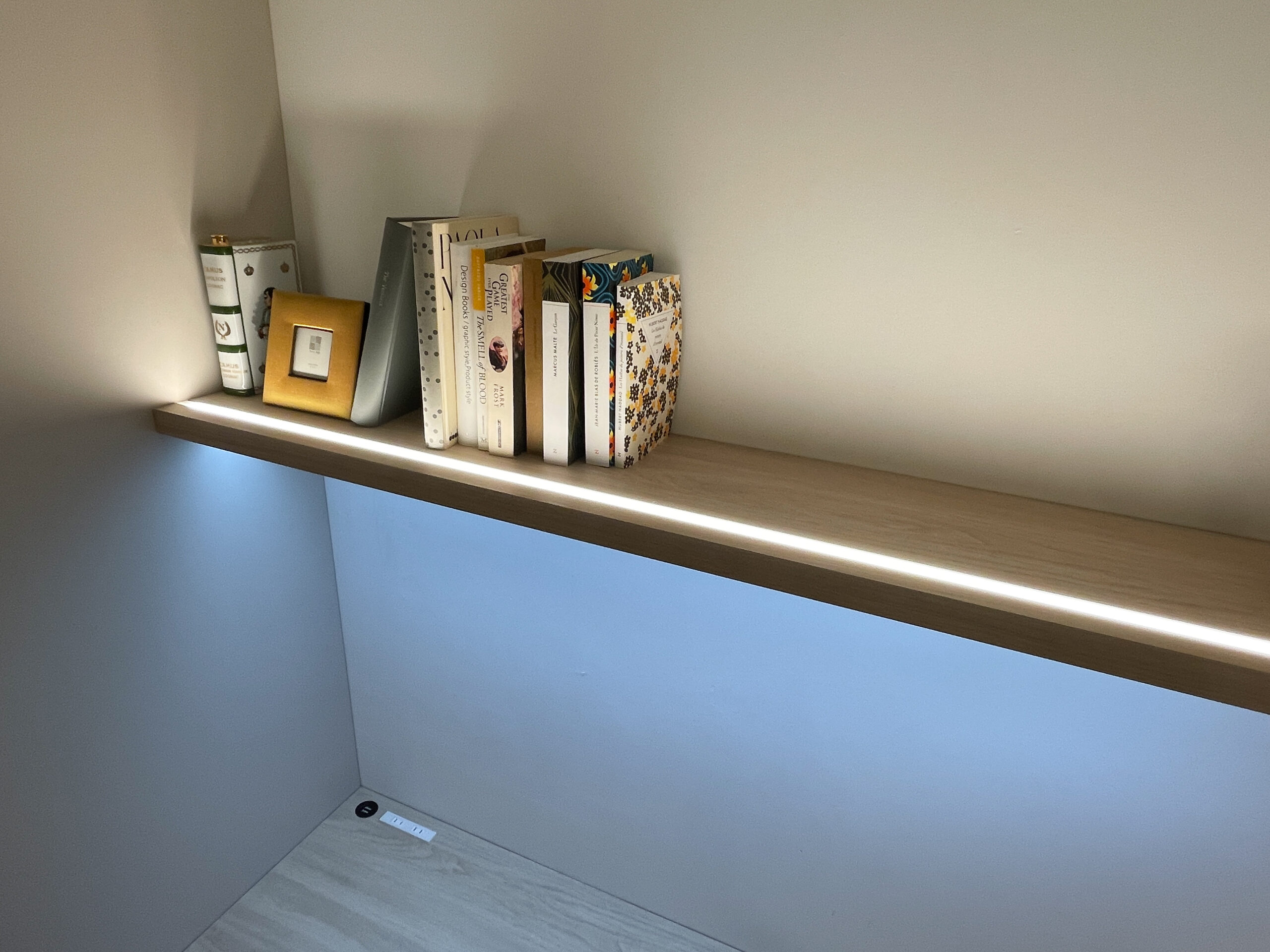 飾り棚（2方インロー固定式）