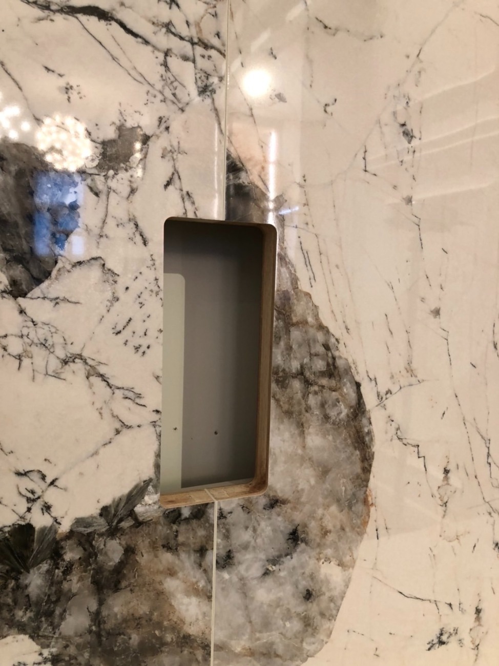 壁掛けTV用バックパネル