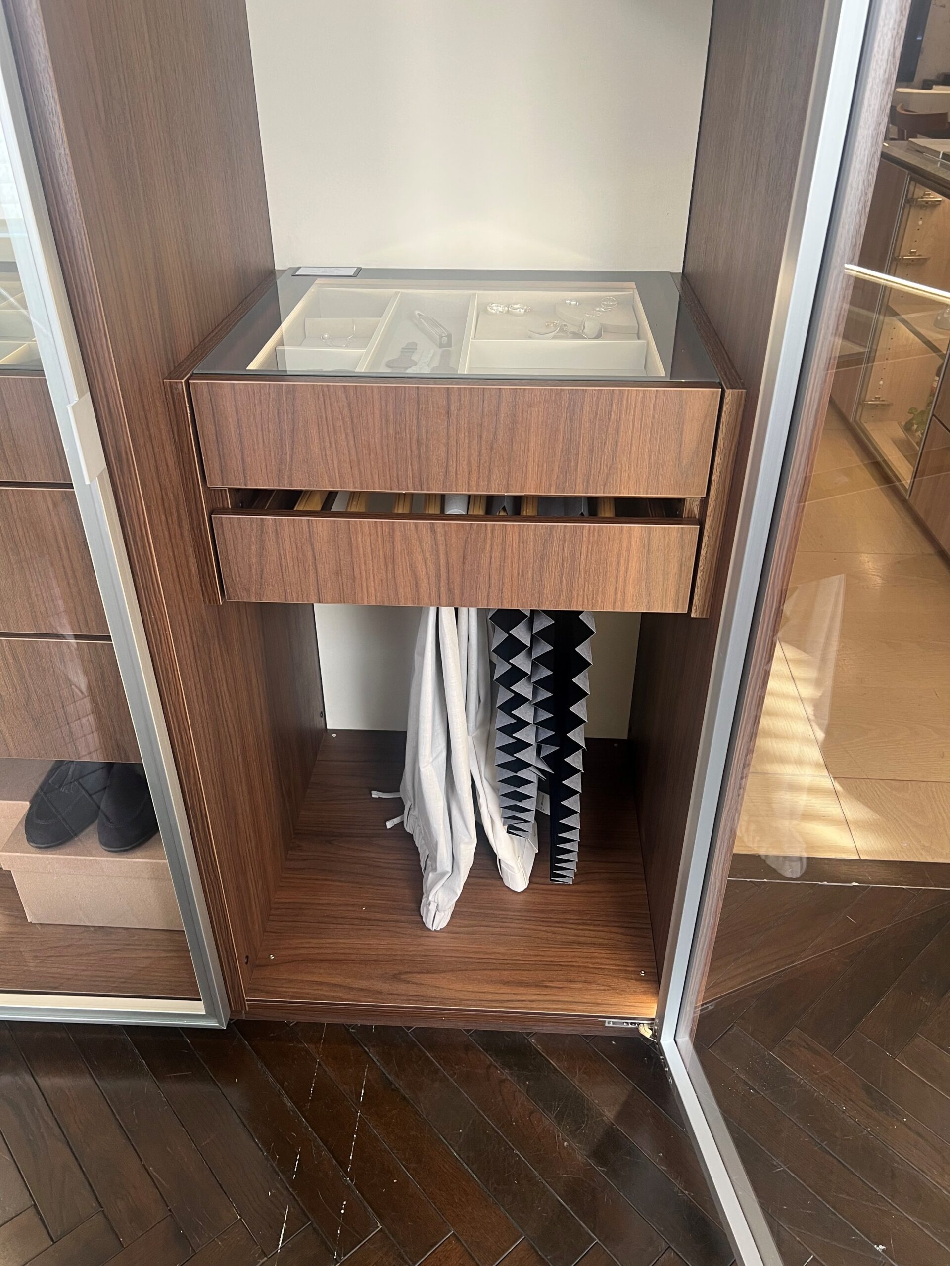 Air 扉用スラックスハンガー