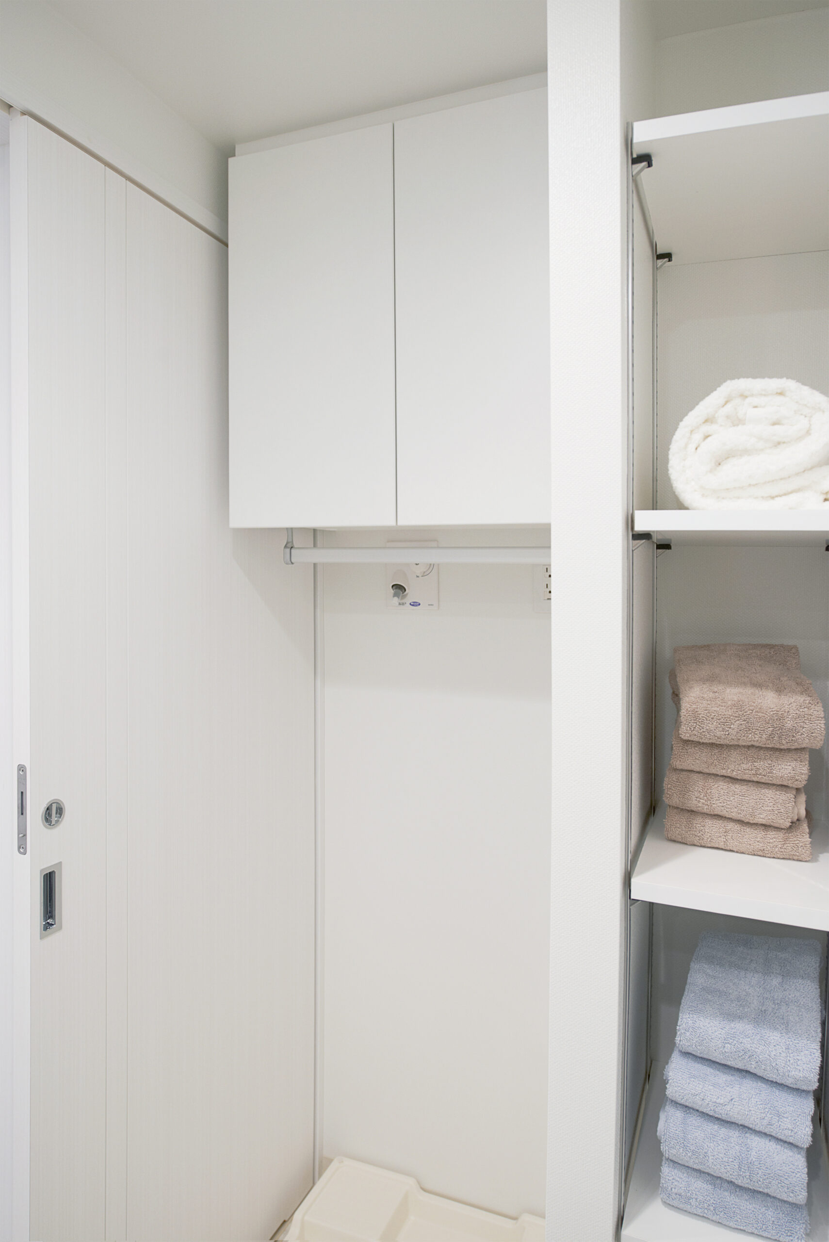 43 ランドリー吊戸