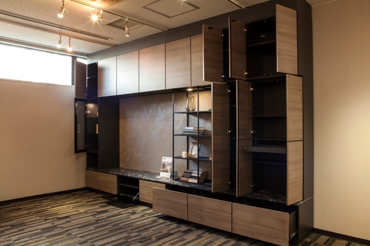 扉の木目方向を縦目から横目に変更しております