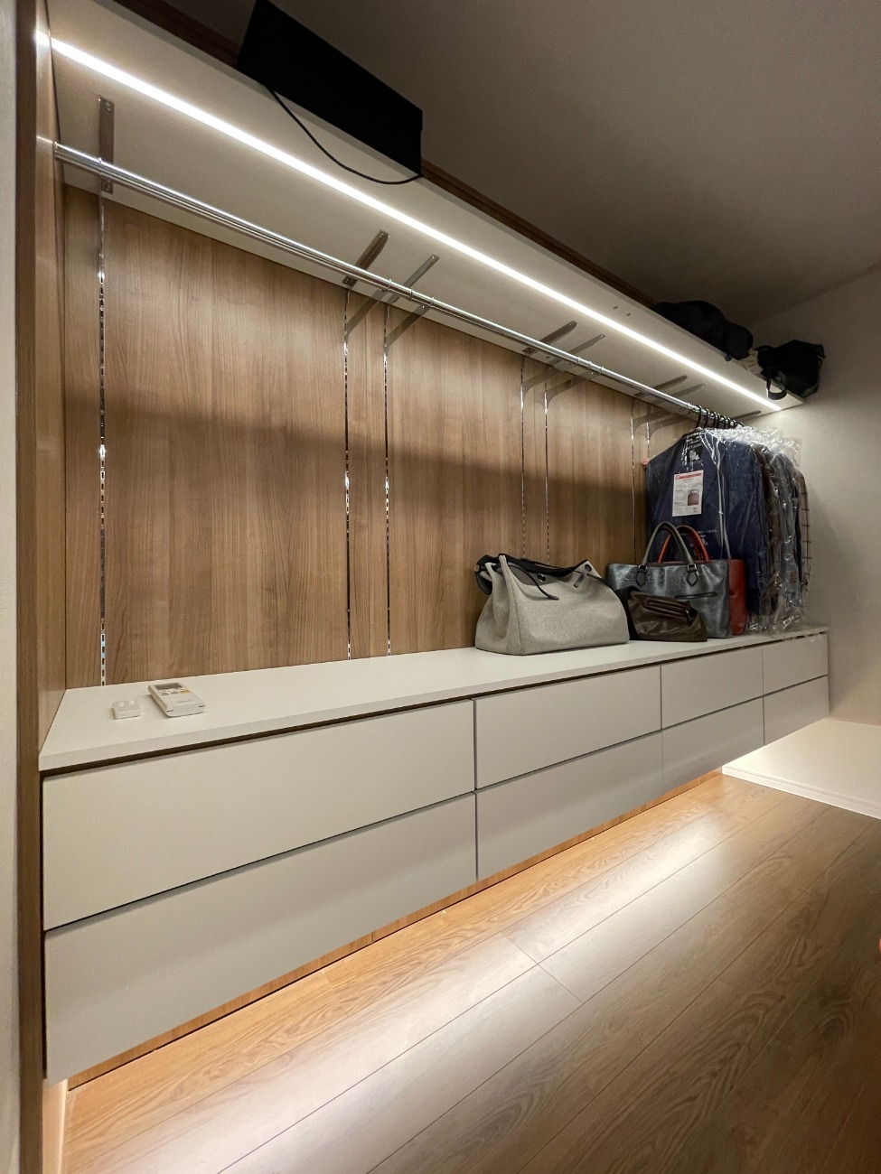 照明棚：特注対応のため、物件によっては対応が難しい状況がございます