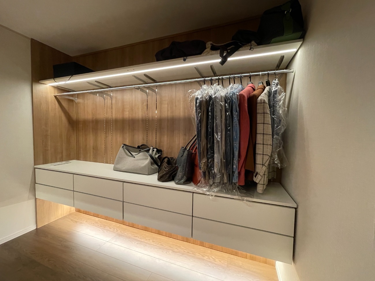 照明棚：特注対応のため、物件によっては対応が難しい状況がございます