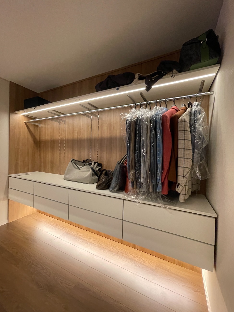 照明棚：特注対応のため、物件によっては対応が難しい状況がございます